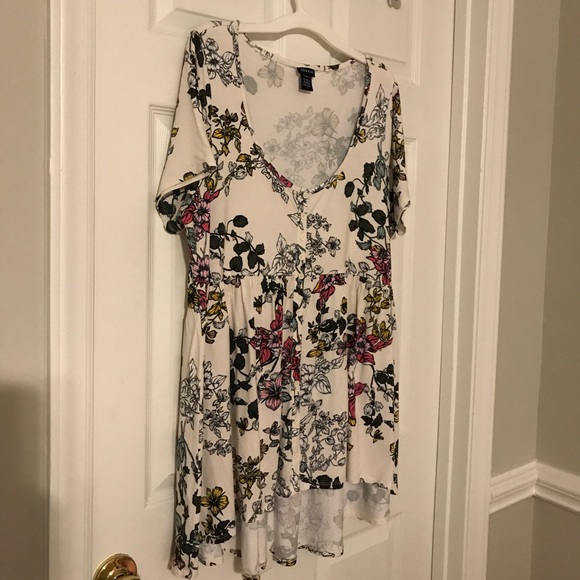 SOLD - Torrid Floral Print Babydoll Top- Size 2 - Picture 4 of 7